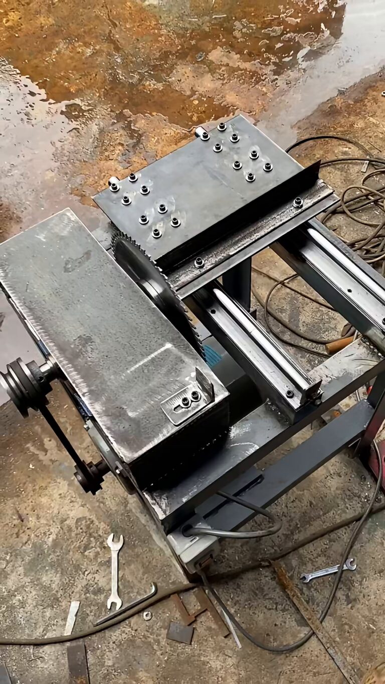 Máy cưa bàn trượt mini